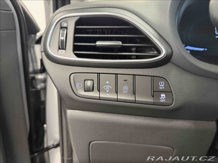 Hyundai i30 1,5 T-GDI FAMILY 1620KM A 2025