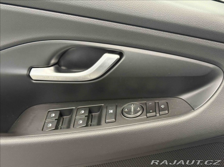 Hyundai i30 1,5 T-GDI FAMILY 1620KM A 2025