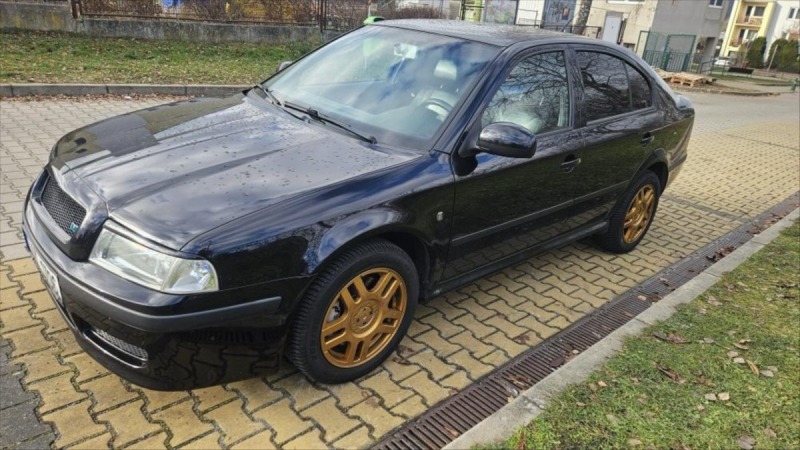 Škoda Octavia 1,9   I