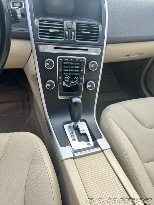 Volvo XC60 2,0   T 2011