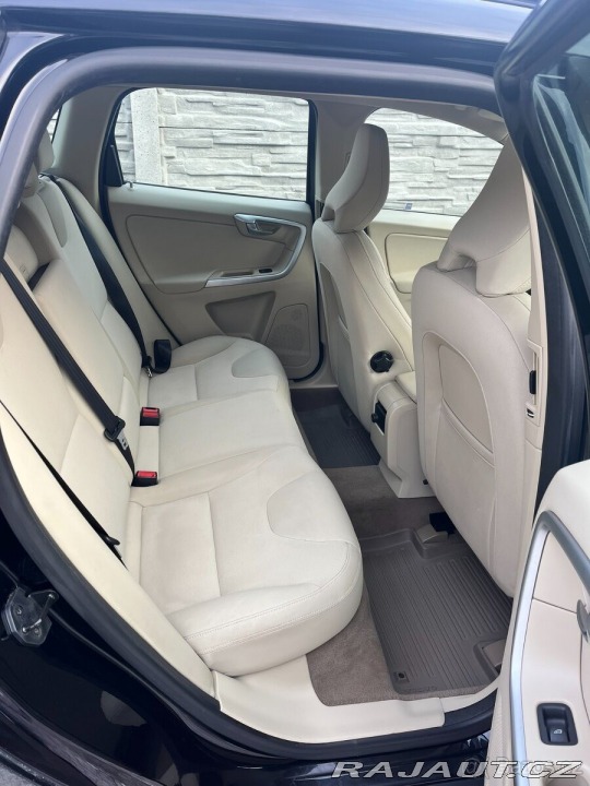 Volvo XC60 2,0   T 2011