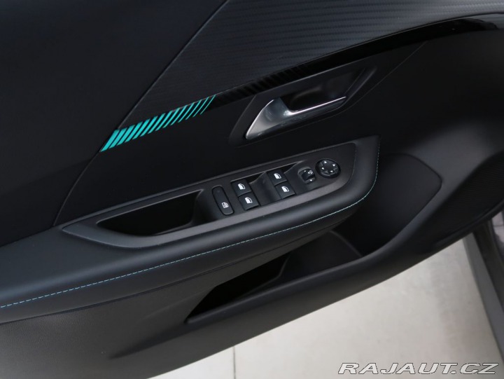 Peugeot 208 1.2PureTech,96kW,ALLURE,A 1800