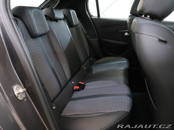 Peugeot 208 1.2PureTech,96kW,ALLURE,A 1800