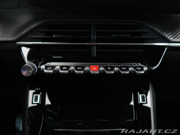 Peugeot 2008 1.2PureTech,74kW,ALLURE,M 1800