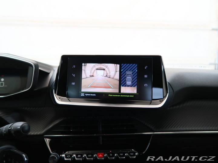 Peugeot 2008 1.2PureTech,74kW,ALLURE,M 1800