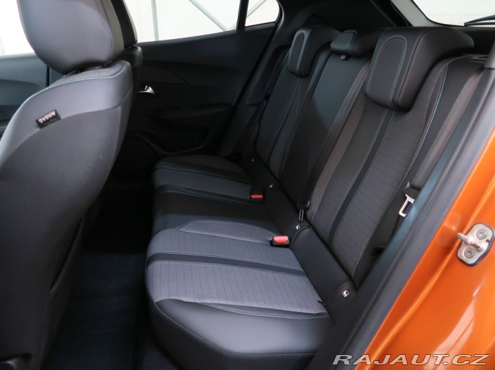 Peugeot 2008 1.2PureTech,74kW,ALLURE,M 1800