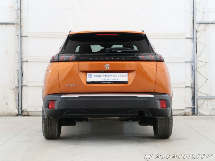 Peugeot 2008 1.2PureTech,74kW,ALLURE,M 1800