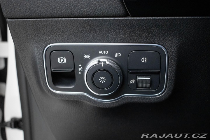 Mercedes-Benz B B 180 REZERVACE 2020