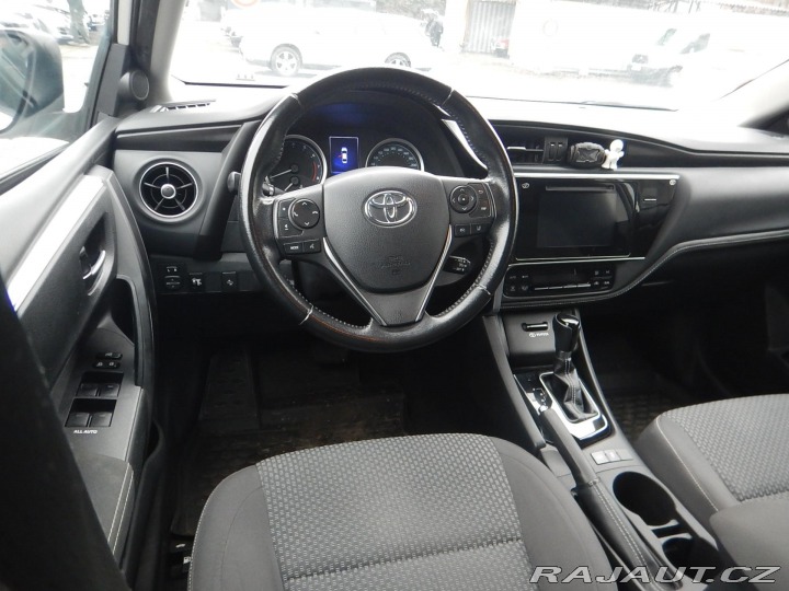 Toyota Corolla 1.6 VVTi, AUTOMAT,ČR,SERV 2017