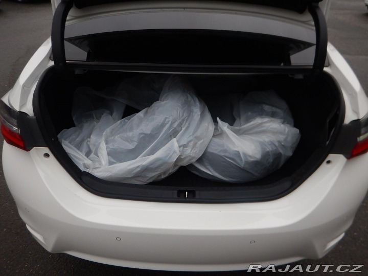 Toyota Corolla 1.6 VVTi, AUTOMAT,ČR,SERV 2017