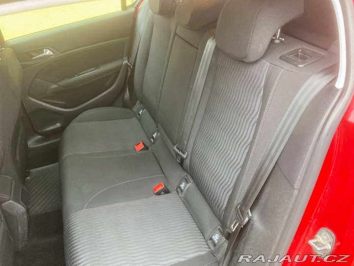 Peugeot 308 1,2 Pure Tech, *SERV.KNIH 2017