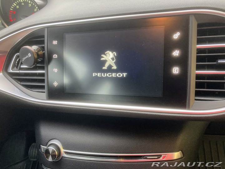 Peugeot 308 1,2 Pure Tech, *SERV.KNIH 2017