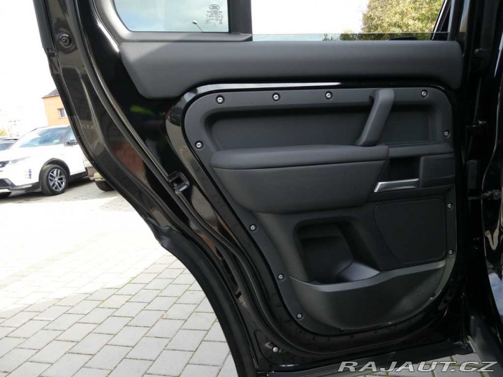 Land Rover Defender 110 3,0 S D200 2026