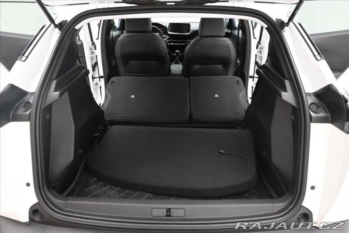 Peugeot 2008 1,5 HDI 81kW LED TAŽNÉ Zá 2021