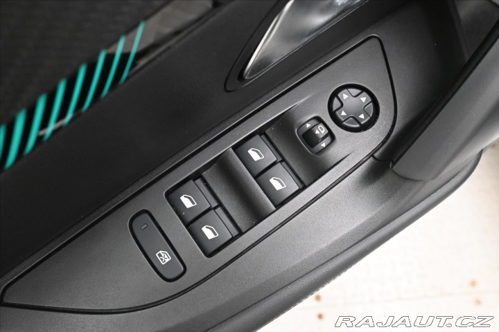 Peugeot 2008 1,5 HDI 81kW LED TAŽNÉ Zá 2021