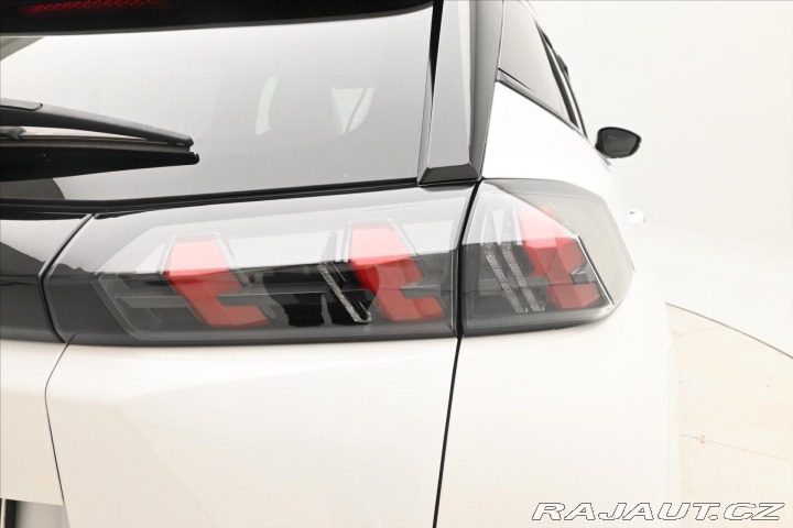 Peugeot 2008 1,5 HDI 81kW LED TAŽNÉ Zá 2021