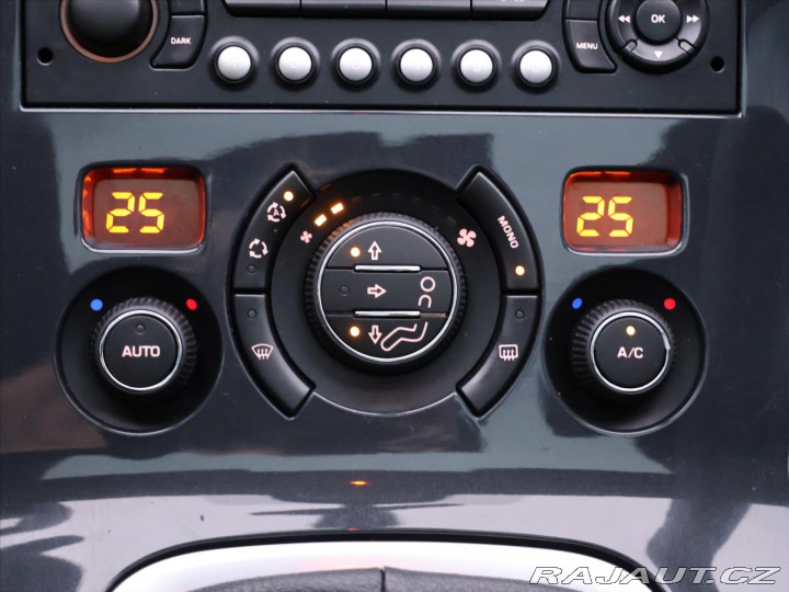 Peugeot 3008 1,6 THP 115kW Premium Pan 2010