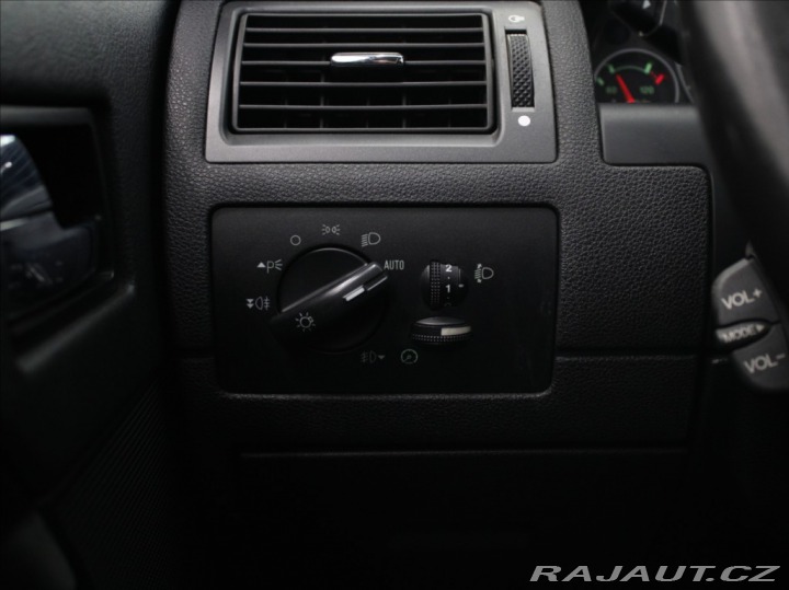 Ford Mondeo 2,0 i 107kW MT Ghia Nové 2005