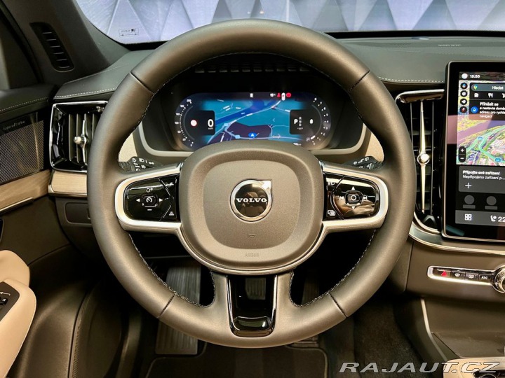 Volvo XC90 B5 AWD PLUS DARK, PANORAM 2026