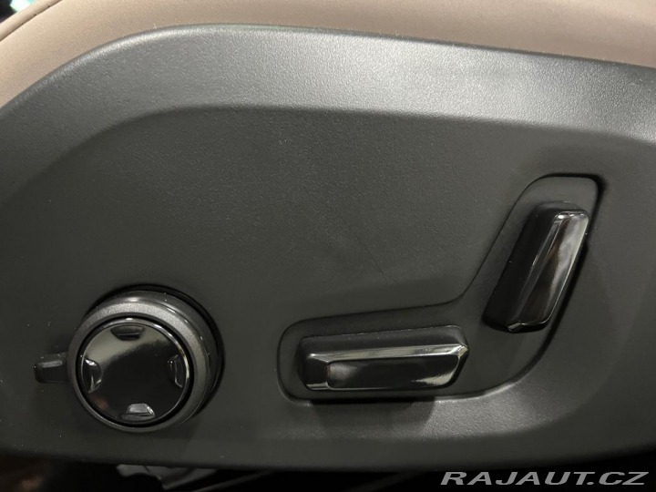Volvo XC90 B5 AWD DARK PLUS, VZDUCH, 2026