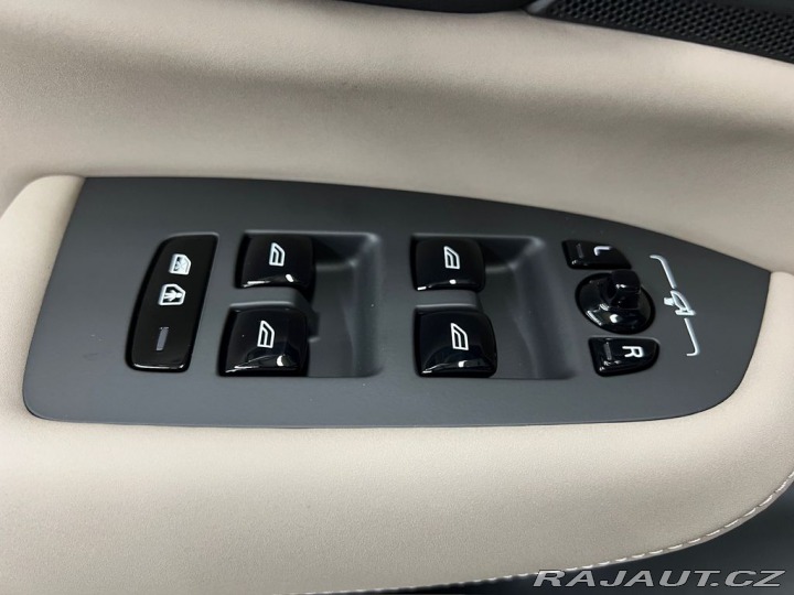 Volvo XC90 B5 AWD DARK PLUS, VZDUCH, 2026