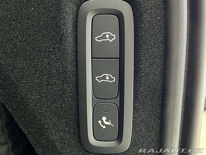 Volvo XC90 B5 AWD PLUS DARK, HEAD-UP 2026