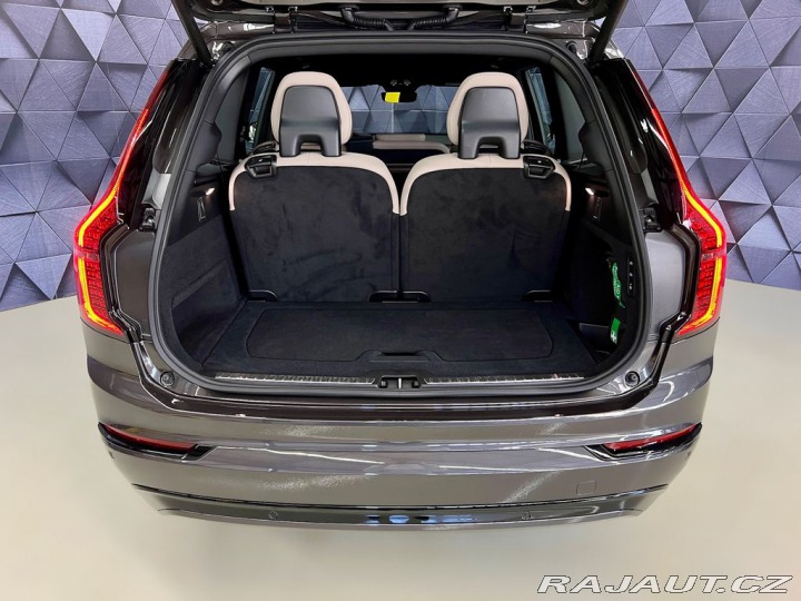 Volvo XC90 B5 AWD DARK PLUS, VZDUCH, 2026