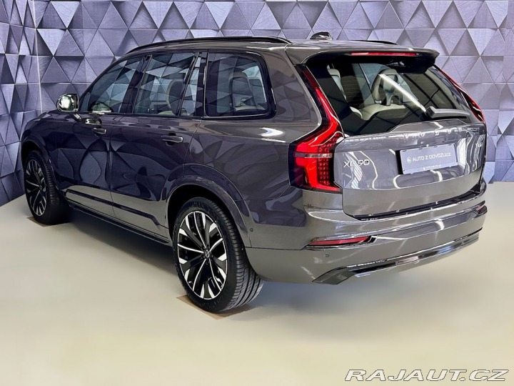 Volvo XC90 B5 AWD DARK PLUS, VZDUCH, 2026