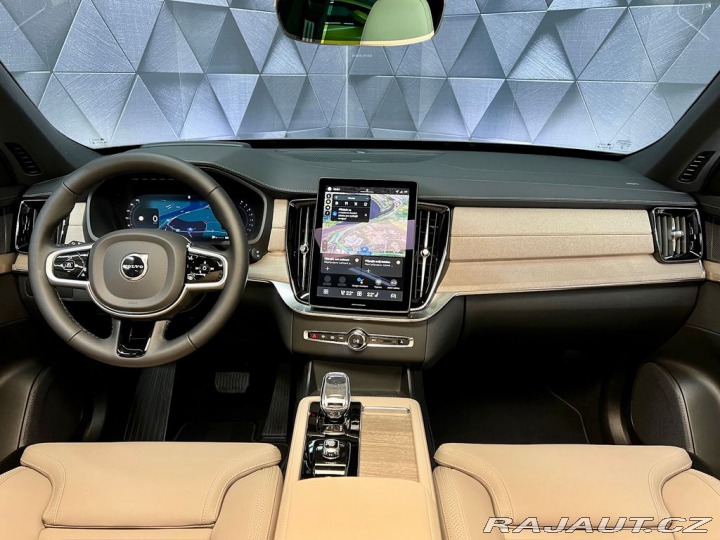 Volvo XC90 B5 AWD DARK PLUS, VZDUCH, 2026
