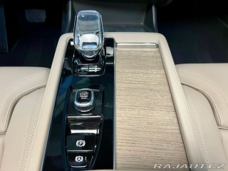 Volvo XC90 B5 AWD PLUS DARK, VZDUCH, 2026