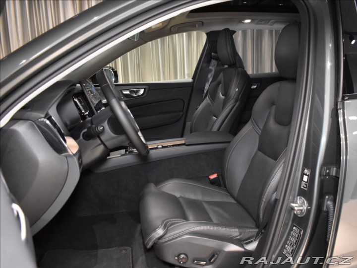 Volvo XC60 2,0 T6 AWD Ultra B&W, 2025