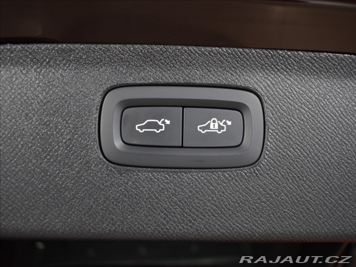 Volvo XC90 2,0 T8 AWD Ultra Vzduch,P 2025
