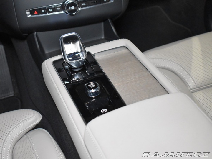 Volvo XC90 2,0 T8 AWD Ultra Vzduch,P 2025