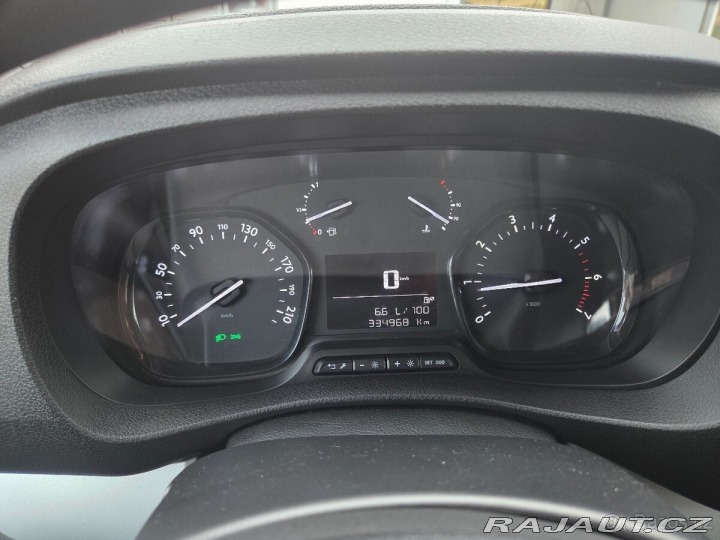 Peugeot Traveller 1,6 2017