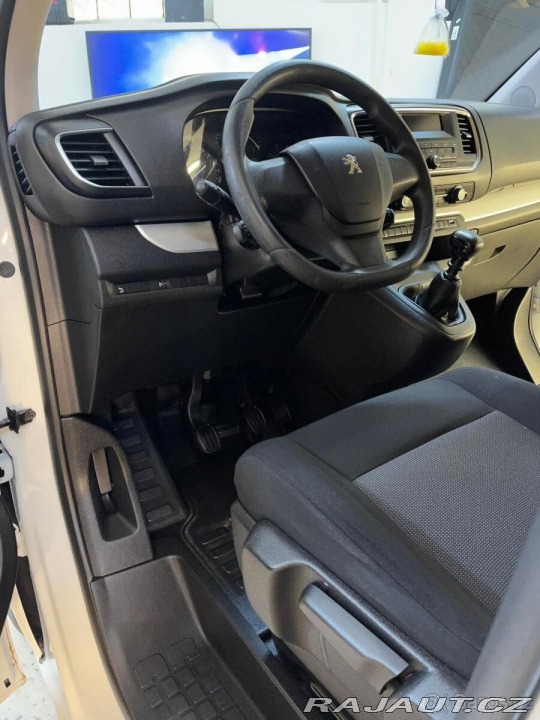 Peugeot Traveller 1,6 2017