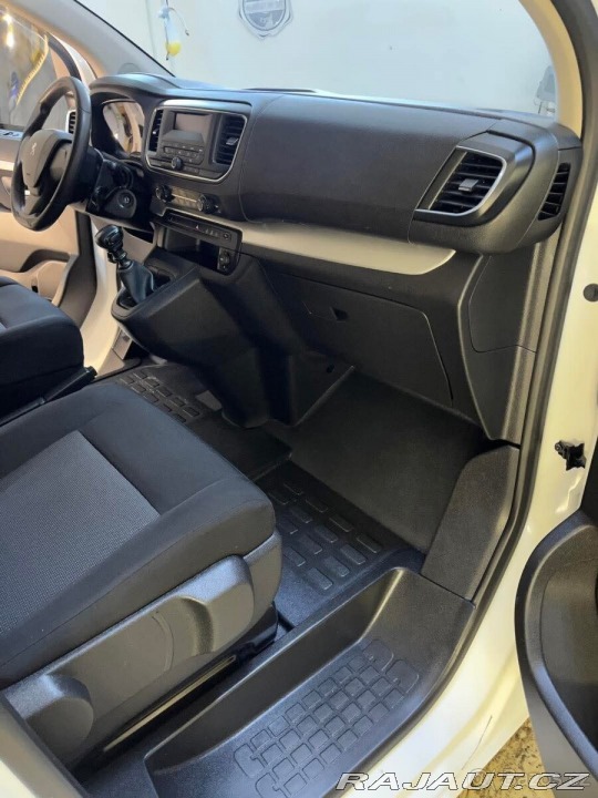 Peugeot Traveller 1,6 2017