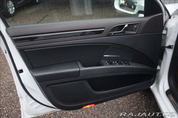 Škoda Superb 2,0   TDi 4x4 Laurin& 2014