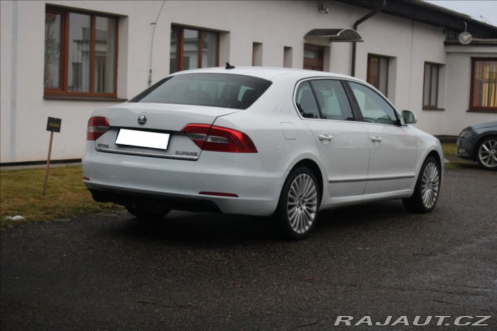 Škoda Superb 2,0   TDi 4x4 Laurin& 2014