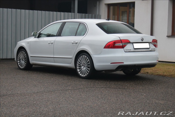 Škoda Superb 2,0   TDi 4x4 Laurin& 2014