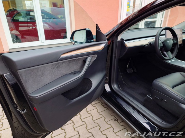 Tesla Model Y Long Range Dual Motor pro 2023