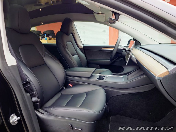 Tesla Model Y Long Range Dual Motor pro 2023