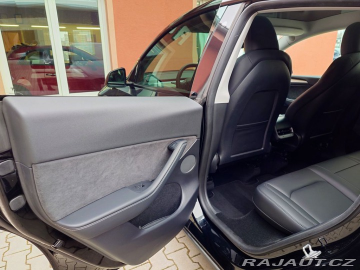 Tesla Model Y Long Range Dual Motor pro 2023