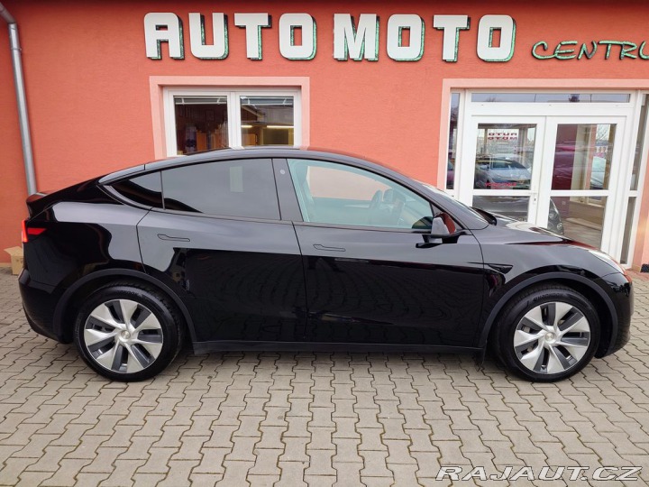 Tesla Model Y Long Range Dual Motor 378 2023