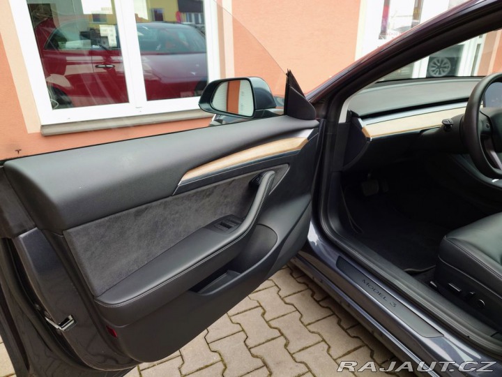 Tesla Model 3 Standard Range  239 kW SO 2021