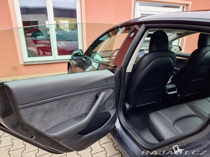 Tesla Model 3 Standard Range  239 kW SO 2021