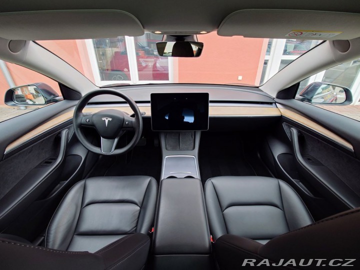 Tesla Model 3 Standard Range  239 kW SO 2021