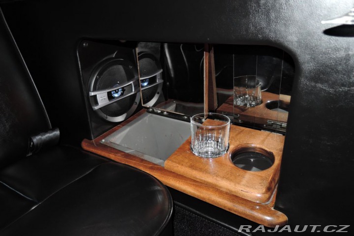 Lincoln Town Car 4,6 Limuzína 9.m Pronájem 1995