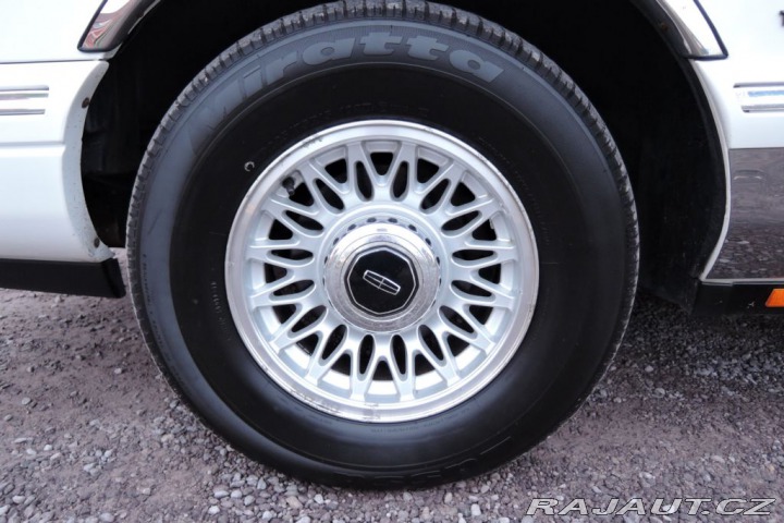 Lincoln Town Car 4,6 Limuzína 9.m Pronájem 1995
