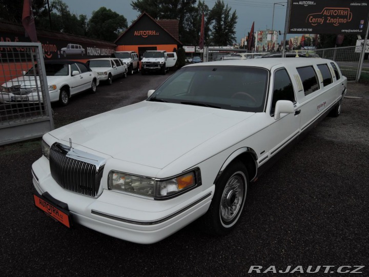 Lincoln Town Car 4,6 Limuzína 9.m Pronájem 1995