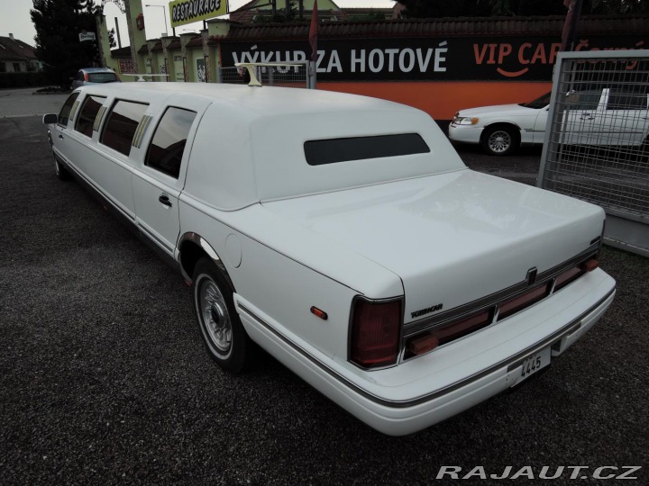 Lincoln Town Car 4,6 Limuzína 9.m Pronájem 1995
